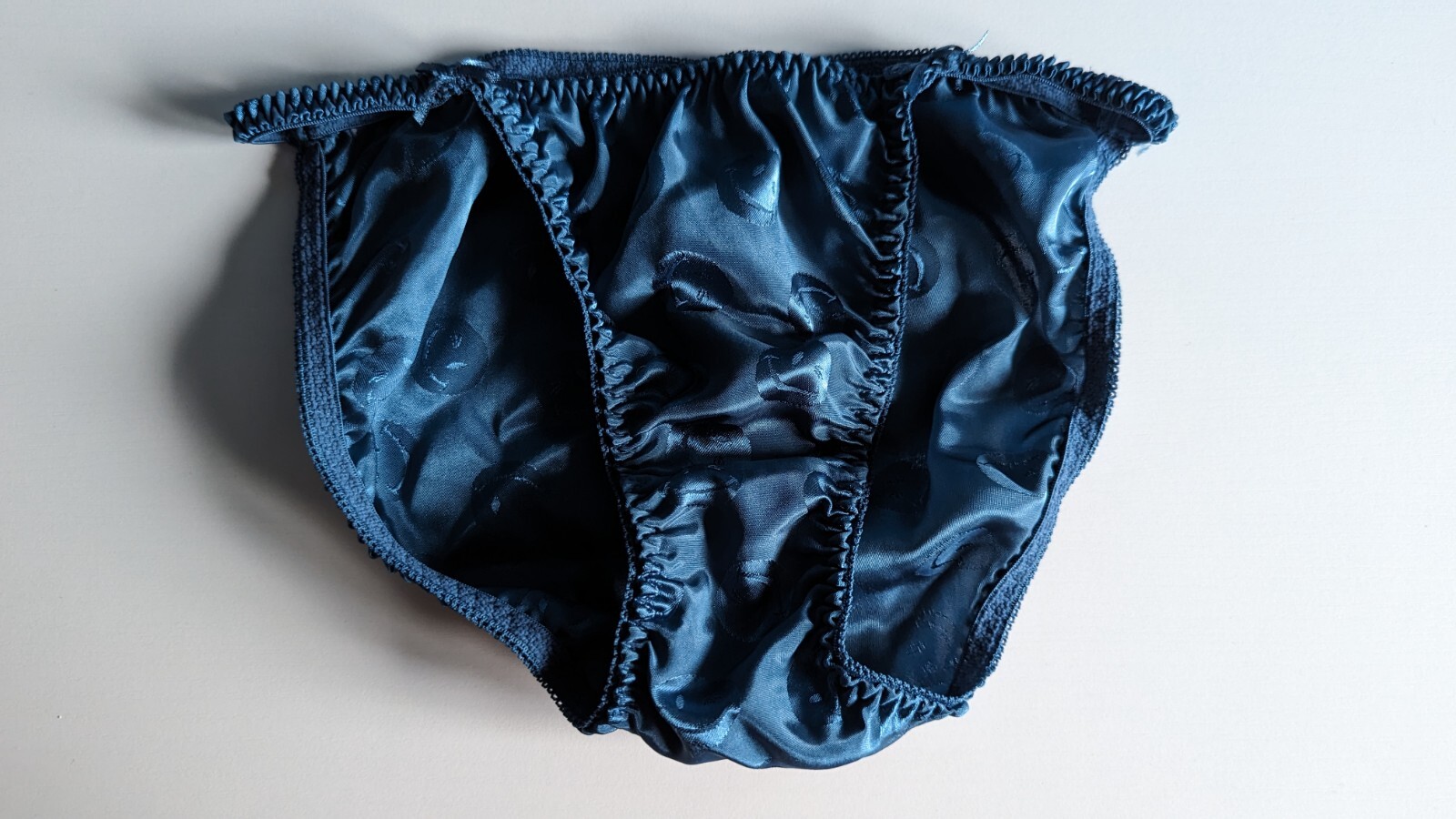 VTG Joe Boxer Satin SMILEY FACE String Bikini Panty Sz 6 Shiny NWOT 90s