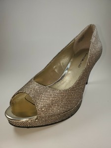 bandolino gold shoes