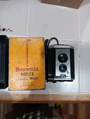 Vintage Brownie Reflex Synchro Model w/ Strap And Box