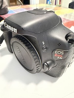 Canon EOS Rebel T3i DSLR Camera w/ 18-135mm Lenses -Excellent