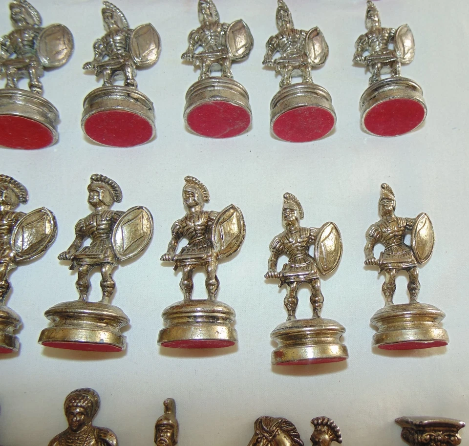 pieces de JEU D'ÉCHECS GREC ET ROMAIN en metal - Photo 3/4