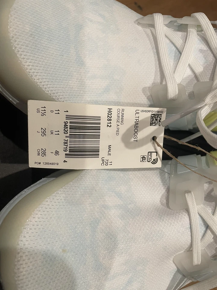 Adidas UltraBoost Para hombres Zapatos para Correr Tinte Cielo H02812 Precio de venta sugerido por el fabricante $180 Talla 11.5 Foto 3 de 4