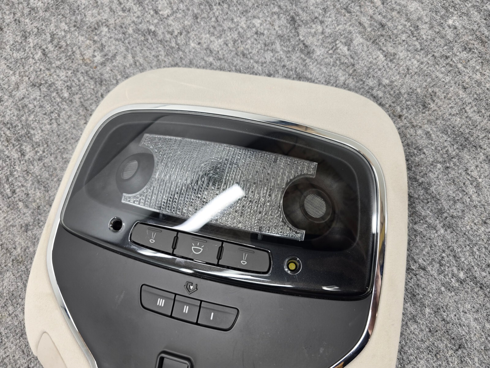FRONT OVERHEAD SUNROOF SWITCH DOMELIGHT LAMP OEM 40K 14-19 MASERATI GHIBLI S