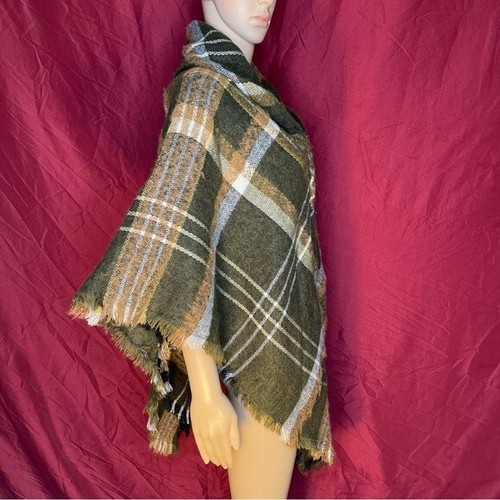 Cracker Barrel Plaid Zippered Layered Diamond Shawl One Size - Picture 9 of 10