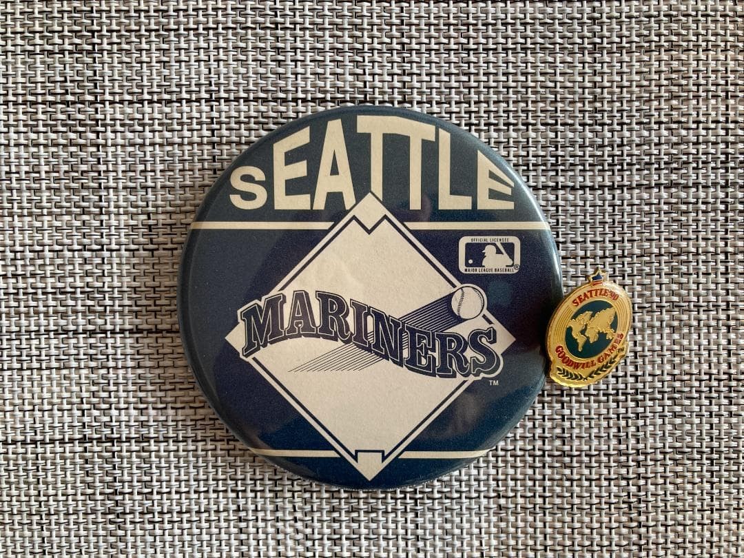 Seattle Mariners MLB Vintage Pin Badge Set, Tin Collector's Items