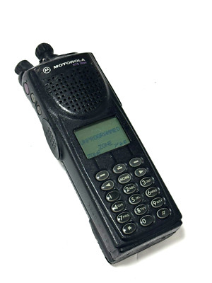 Motorola XTS 3000 UHF 450-520 MHz Portable Radio H09SDH9PW7BN No Antenna