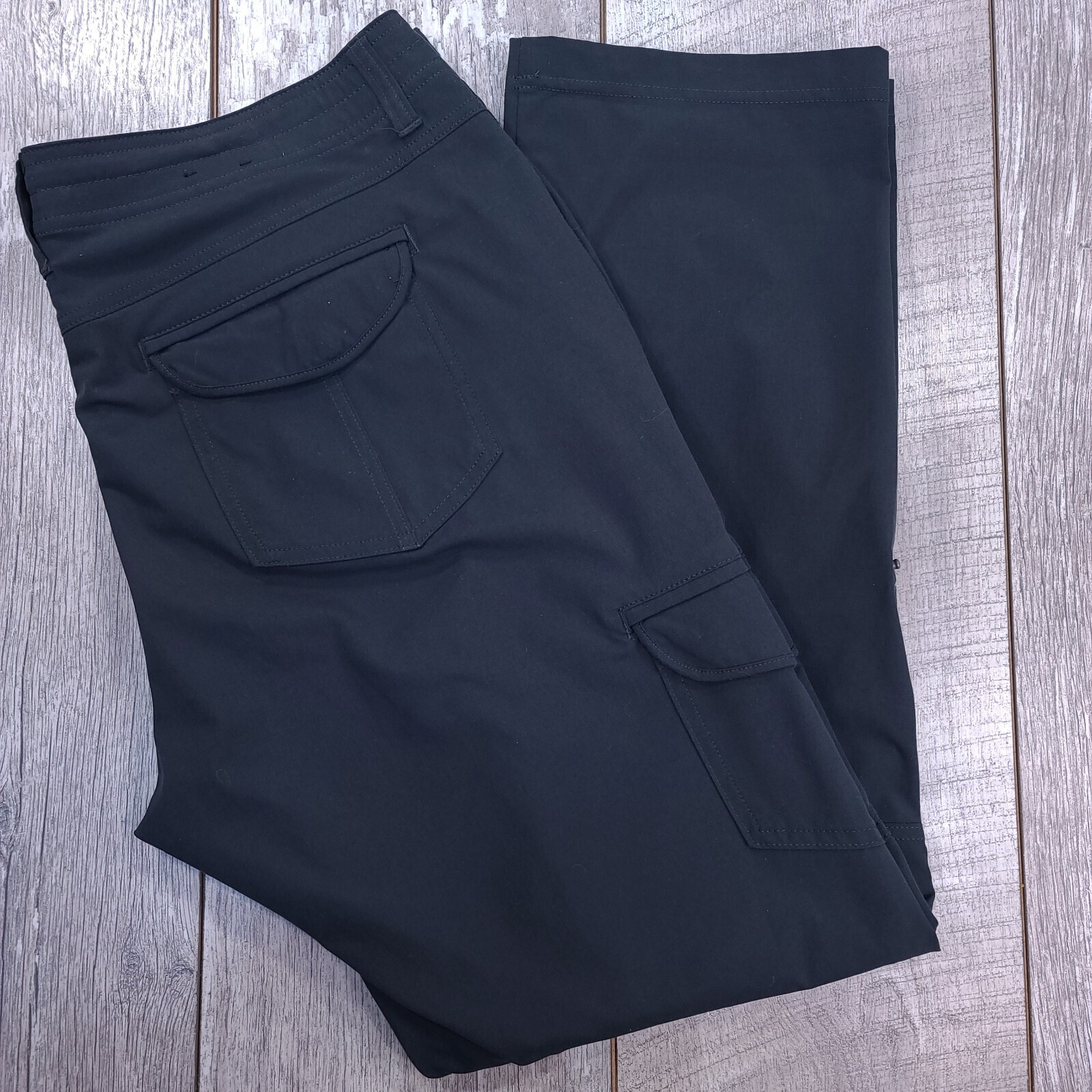 Kuhl Women's Freeflex Roll-Up Cargo Hiking Pants in Gray Size 14 Lightweight Outdoor