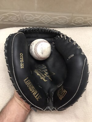 Louisville TPX CTPX-221 32” Well Padded Baseball Catchers