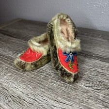 VTG Inuit Eskimo Mukluks Moccasin Hand Made Beaded Childs Native American