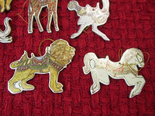 Lot of 7 Vintage Die Cut Christmas Paper Ornaments Christmas Reproductions - Picture 3 of 5