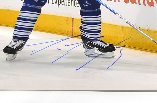 Dion Phaneuf Signed 16 x 20 Color Photo Maple Leafs JSA Auto AR90730 - Picture 2 of 3