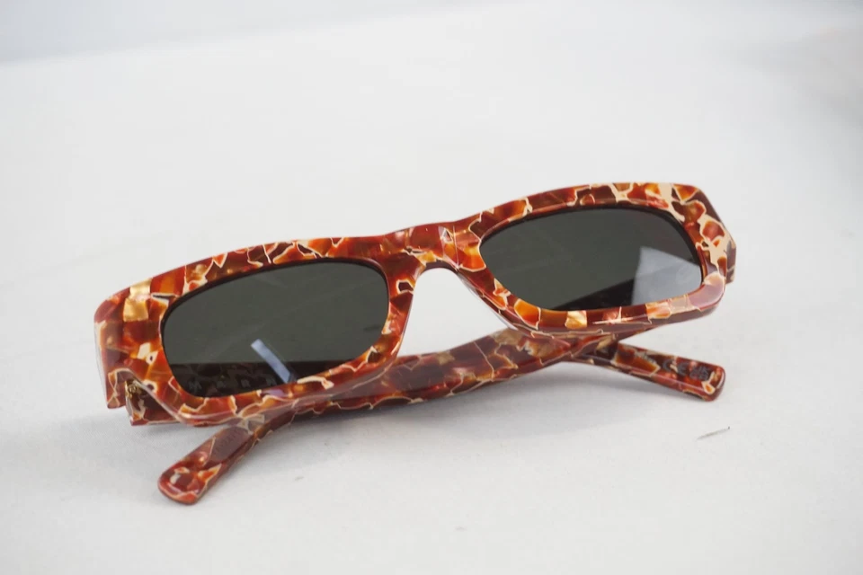 Gafas de sol unisex Marni IFCN U96 Haicli Lava en rojo con lente gris liso y bolsa Foto 2 de 4