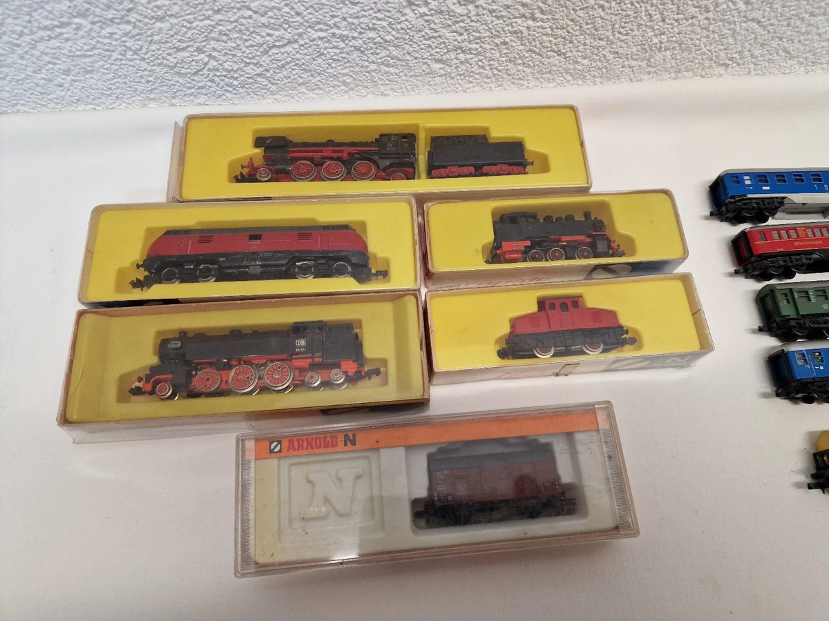 Arnold N 9 mm Rapido Eisenbahn  Konvolut Loks / Waggons 17-tlg. Set ungeprüft