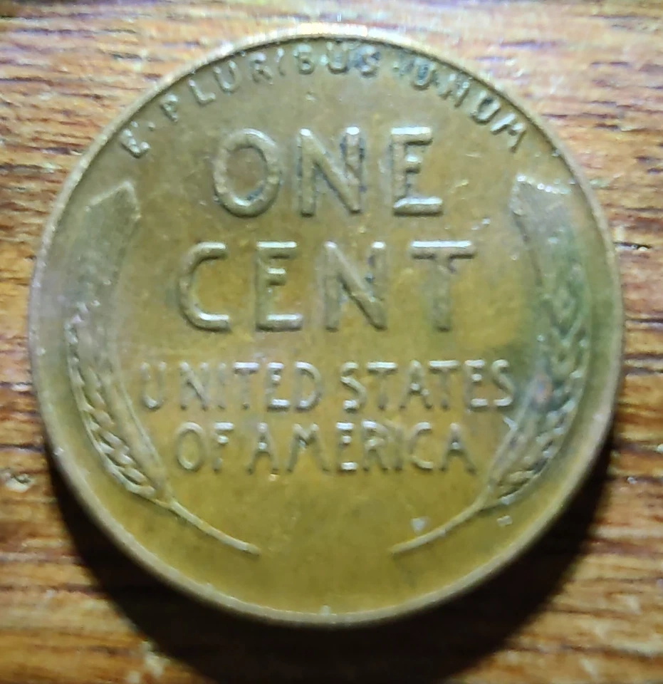 1946 Lincoln Wheat Cent One Of A Kind Ultra Rare Error - Image 2 of 4