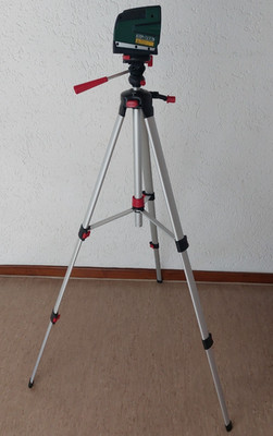 BOSCH PCL20 Kreuzlinien Laser mit Stativ und Wandhalterung