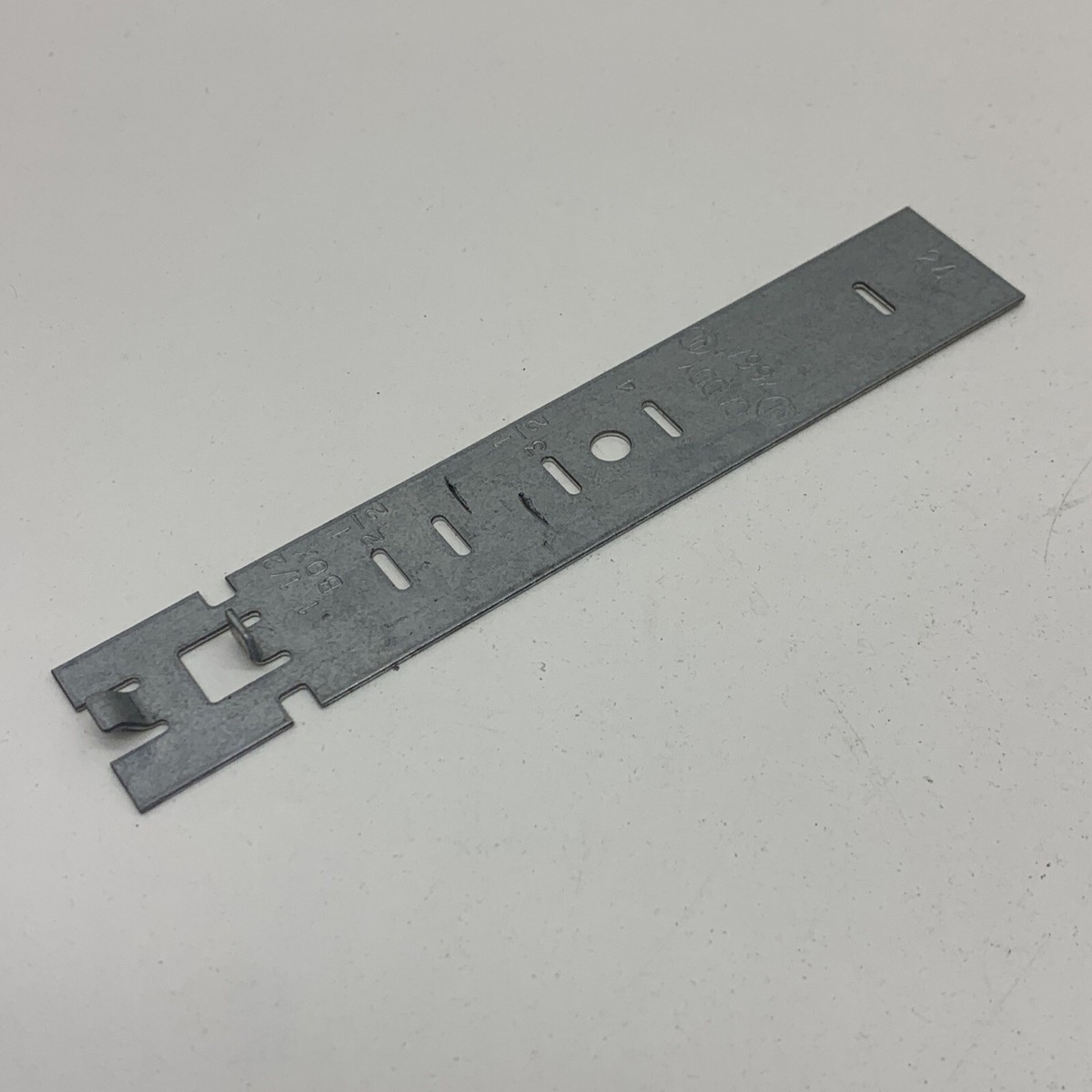 100-Pack) Erico Caddy 766A Adjustable Back Mount Far-Side Box