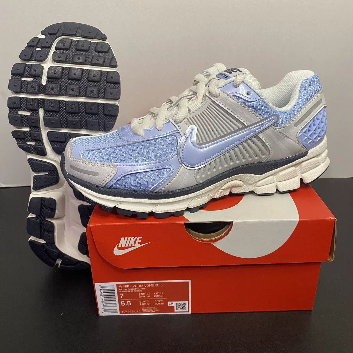NEW Nike Vomero 5 Royal Tint and Photon Dust Size 7 W 5.5 M UNC