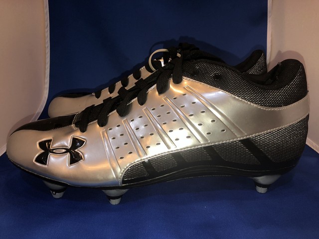 mens low top football cleats