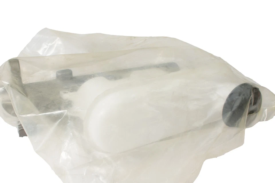 Cilindro maestro Carquest Wearever para Dodge Intrepid 2002-04 modelo ID MCA630438 Foto 2 de 4