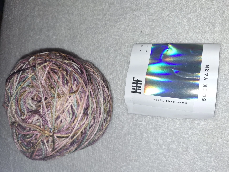 Hilo de calcetín de fibras de erizo 90/10 Merino, nailon 100 g/400 m aireado 2020 March Colorway Foto 2 de 3