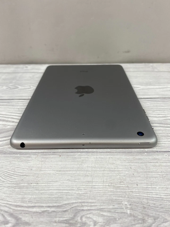 Apple iPad Mini 3 (A1599) - 7.9" - 64 GB - Wi-Fi - Space Grey - Image 4 of 4