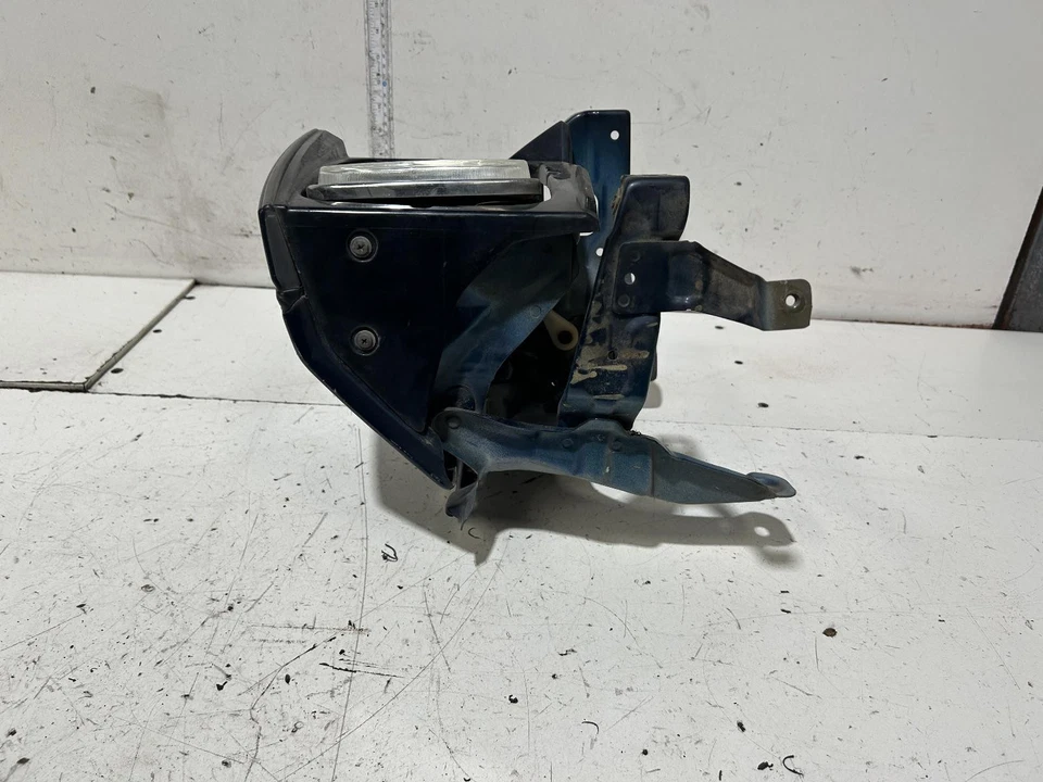 Toyota Celica Right Head Light ST162 11/1985-04/1988 - image 3 of 4