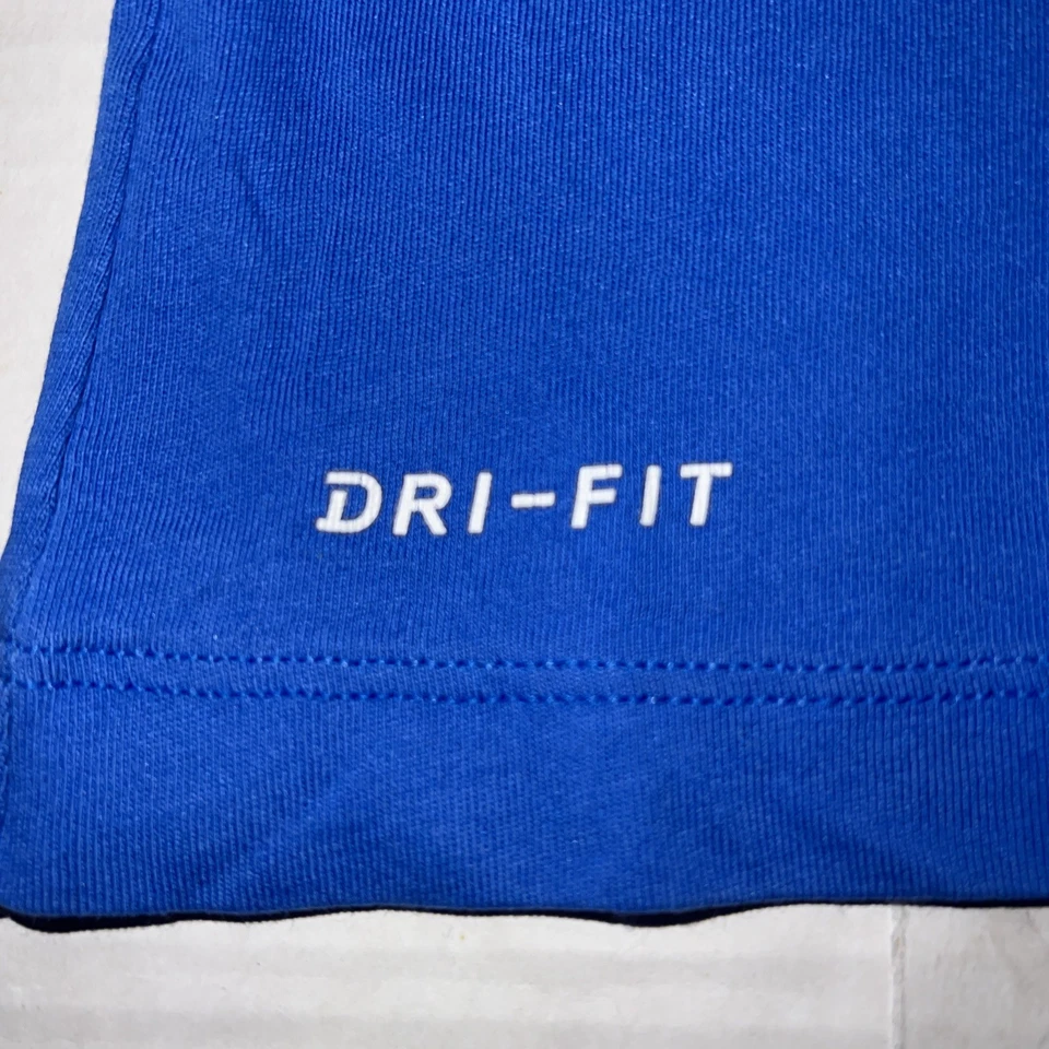 Camisa Atlética Nike Emitida por el Equipo de Natación y Buceo UCLA Bruins Pequeña De Colección Foto 3 de 4