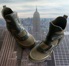 womens vapormax light 2