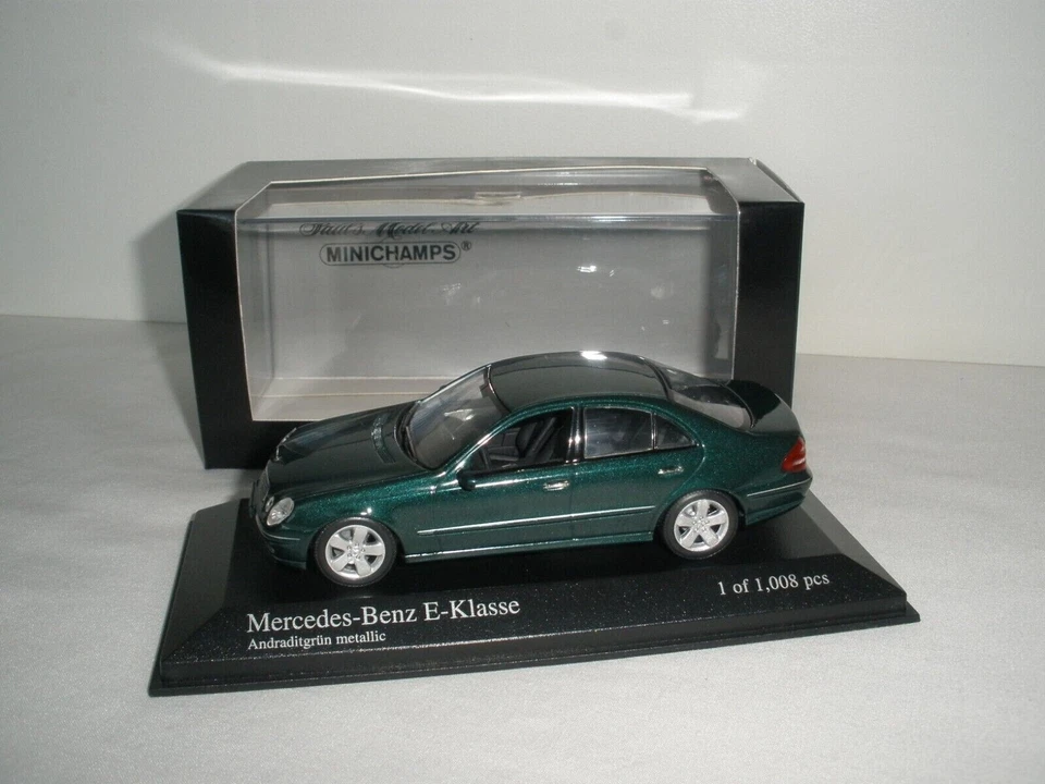 Mercedes-Benz E-Klasse 2002 Green Minichamps [400 031502] - Image 2 of 4