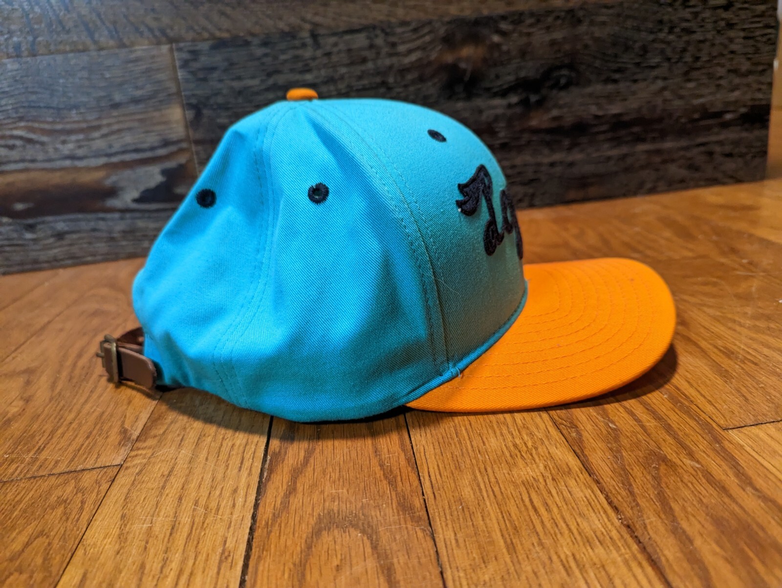 Picture 4 of 6