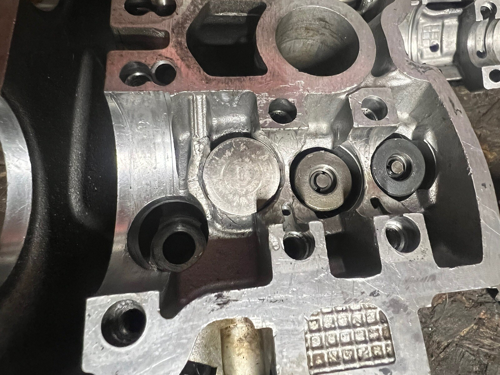 0104 YAMAHA WR250F YZ250F YZ 250F OEM ENGINE MOTOR CYLINDER HEAD