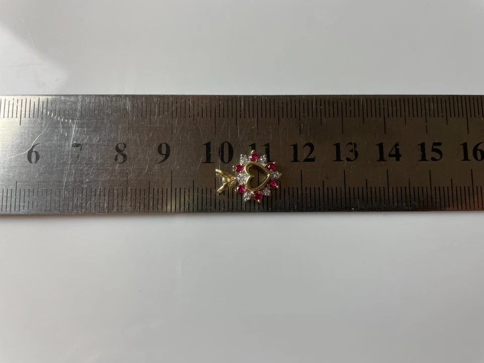 Ruby & Diamond Pendant 9ct Gold Heart Shape Diamond Ruby Gold Pendant - Image 2 of 4