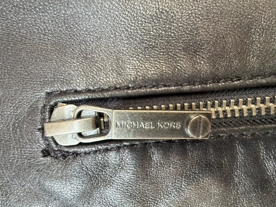 Jaqueta de couro Michael Kors Moto zíper completo bolsos com zíper para motociclista preta feminina P - Imagem 3 de 4