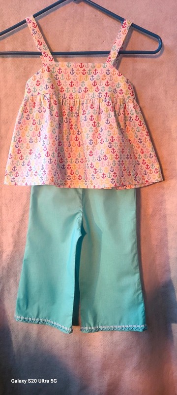 Girls Size 2-3 Top With Multi Color Anchors And Buttons And Aqua Pants With Trim