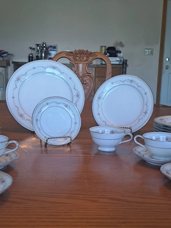 Noritake Fairmont padrão platina 6 peças configuração de lugar para 8 porcelanatos - Imagem 4 de 4