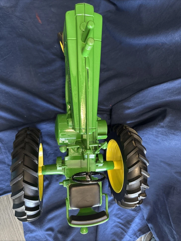 Signed Special Edition- John Deere 1:8 scale Model A Tractor NIB Rare Tractor LG - Image 2 of 4