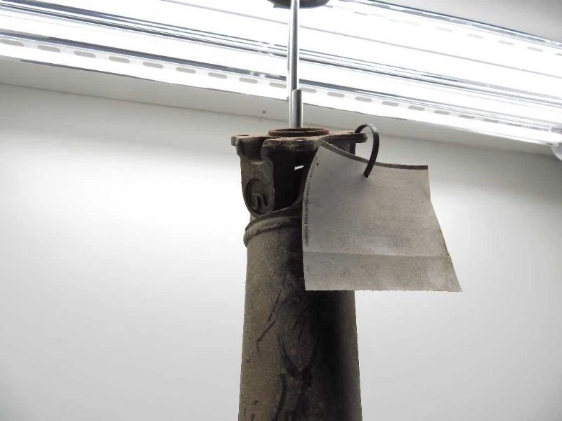 93-98 TOYOTA T100 6CYL 2WD AT REAR DRIVE SHAFT ASSEMBLY Foto 3 de 4