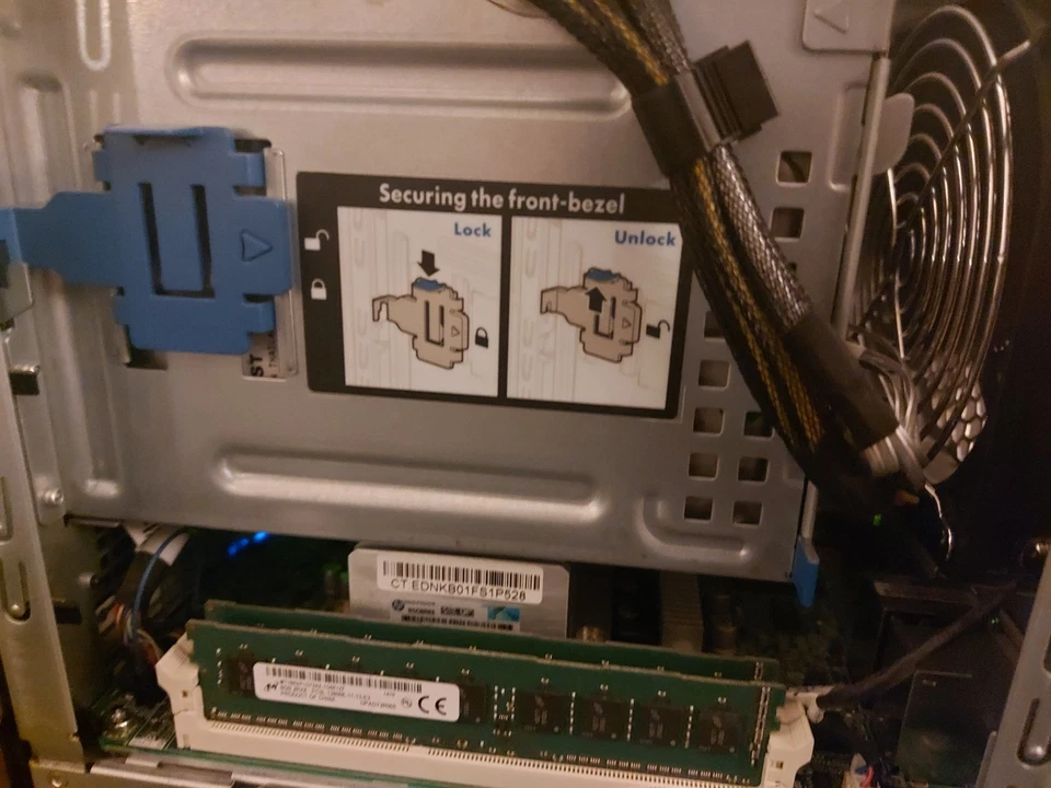 HP MicroServer Gen8 E3-1220 v2 16GB 12TB SAS+128GB SSD HP HBA H222 iLO4 Advanced - Image 3 of 4