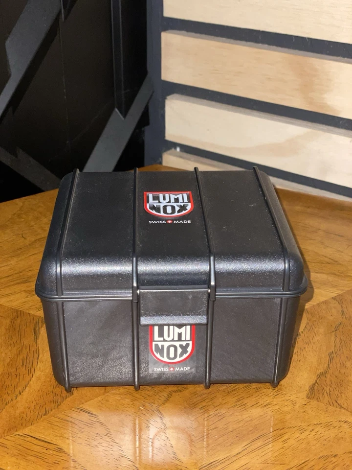 Reloj de cuarzo para hombre Luminox F-22 Raptor titanio negro XA.9272 Foto 4 de 4