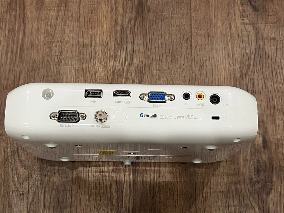 LG PW1000 MiniBeam Projector WXGA Home Video HD DLP LED 3D Capable Bluetooth - Image 3 of 4