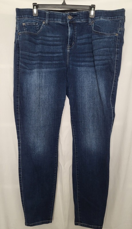 Torrid Bombshell Skinny Jeans 22R Premium Stretch Distressed Preowned 