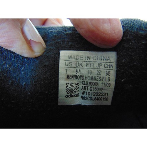 Womens Adidas Black Leather Athletic Cleats Size 7 with red and white detail  - Picture 6 of 7