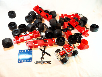 Lot jouets modernes MECCANO - nombreuses pièces détachées - roues clefs divers