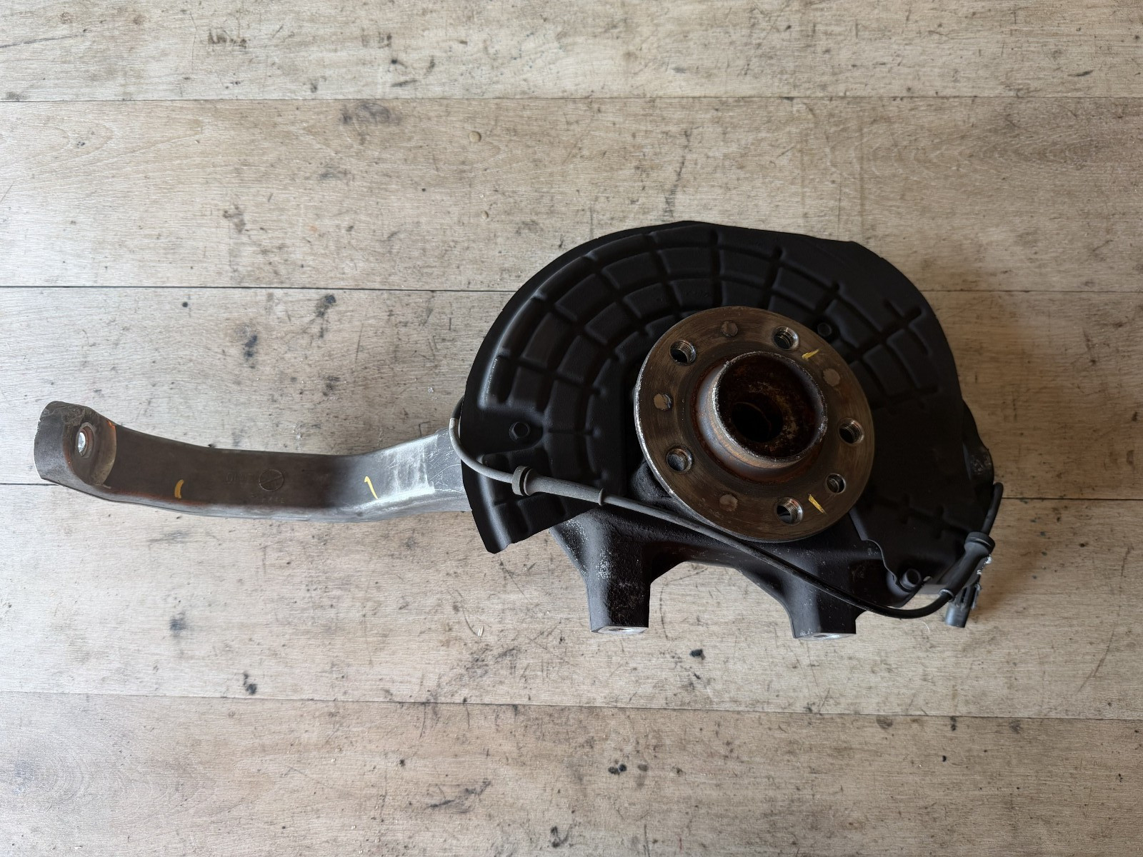 MASERATI GHIBLI OEM 17-24 FRONT SUSPENSION LEFT SIDE SPINDLE KNUCKLE & HUB