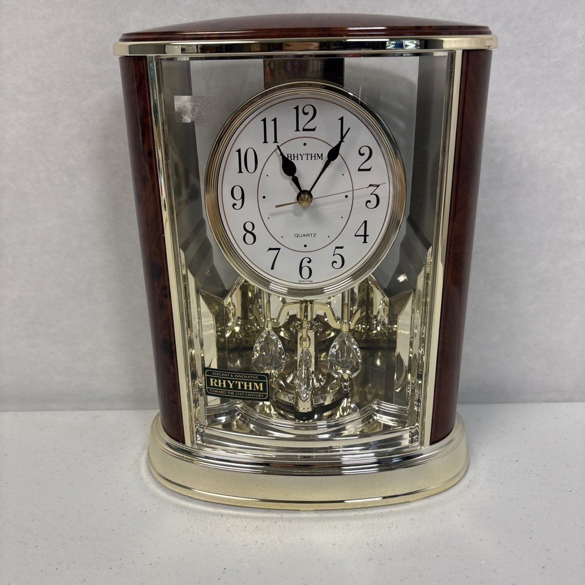 Rhythm Quartz Clock 4SG724 Spinning Crystals Clock WORKING