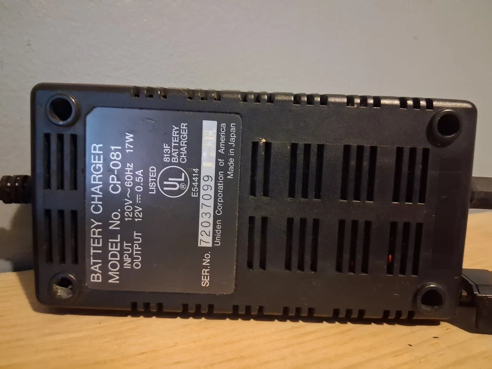 Cargador de batería Uniden CP-081 12V para paquetes de baterías de radio - probado y funcionando Foto 3 de 4