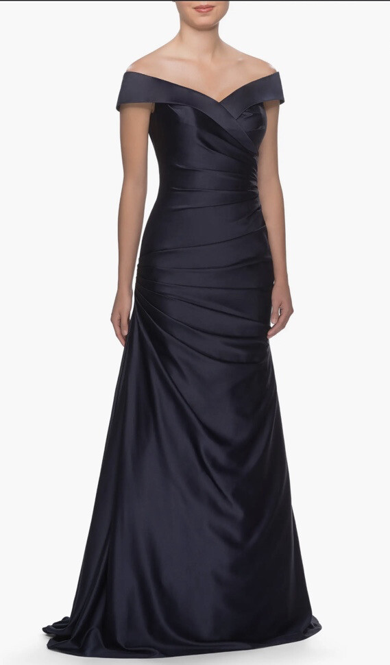New $495 La Femme Off the Shoulder Ruched Satin Trumpet Gown Navy