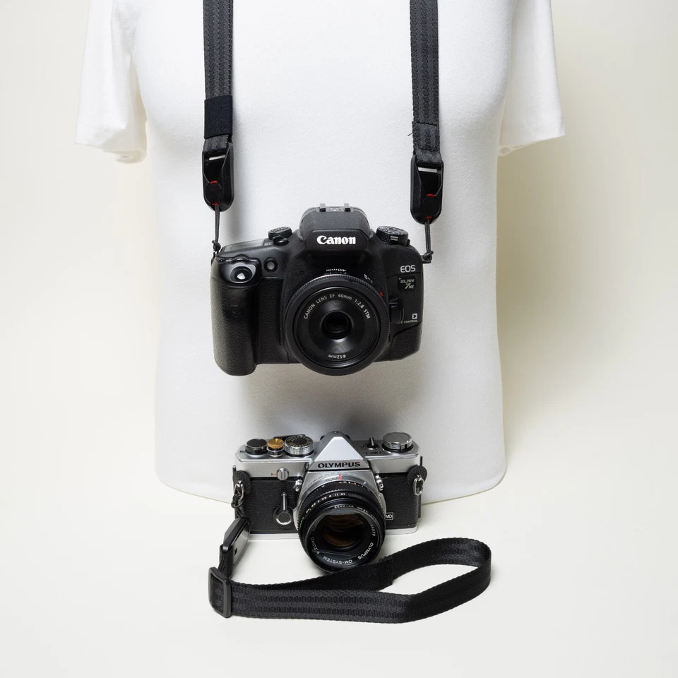 Juego de correas para cámara negras - cuello y muñeca ajustables con anclajes de diseño de pico Foto 2 de 4