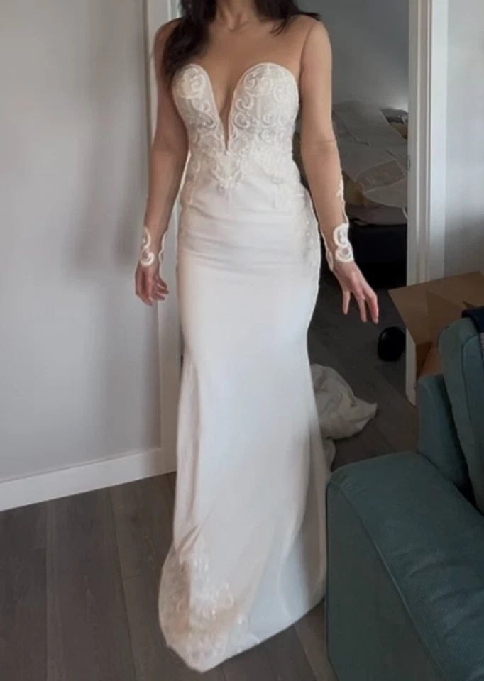 Berta Muse Alecia 17-122 Wedding Dress Size 38 Sample Condition Orig $11,000 - Image 4 of 4