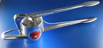 KULL SCHWOB SPÄTZLEPRESSE KARTOFFELPRESSE SPAETZLE PRESS SPÄTZLESCHWOB NOUILLES